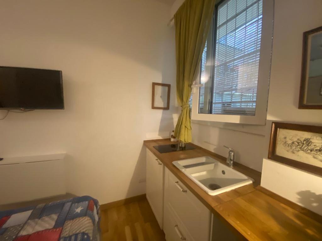 Piccolo E Indipendente A Garbatella Apartment Rome Exterior photo